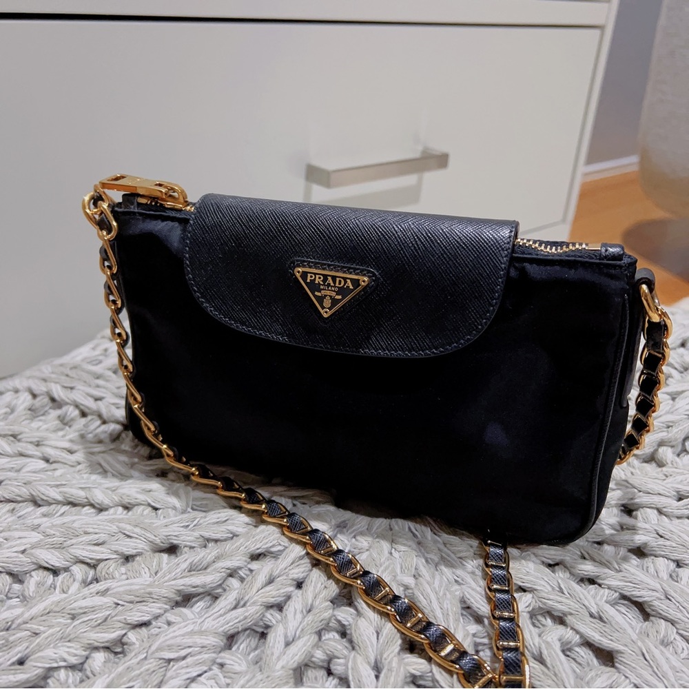 ✨SOLD✨Prada Black Nylon Saffiano Crossbody